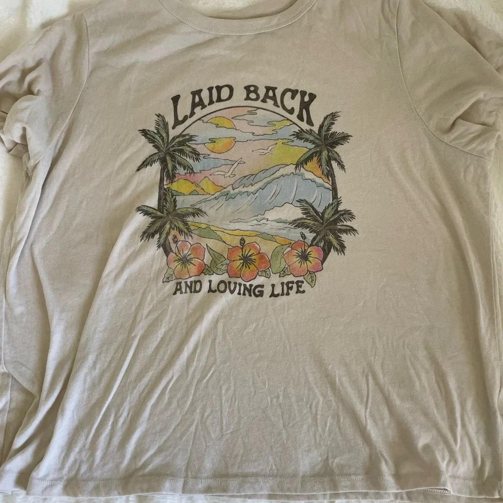 Beachy tee - Picture 1 of 4